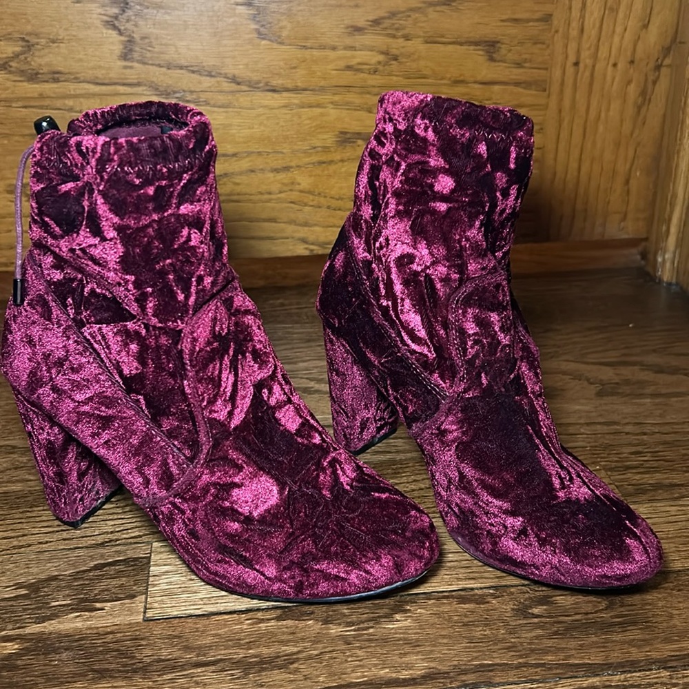 Express Red Velvet Block Heel Ankle Boots - Drawstring Sock Booties size 7